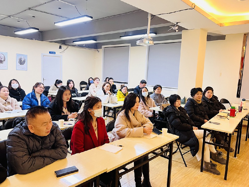 想搞定青少年心理问题？来四川盟略心理学习中心就对了！